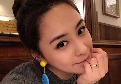阿嬌被陳冠希親下面無遮擋