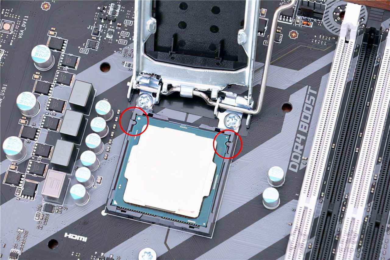 電腦開機顯示屏顯示無信號黑屏怎么辦