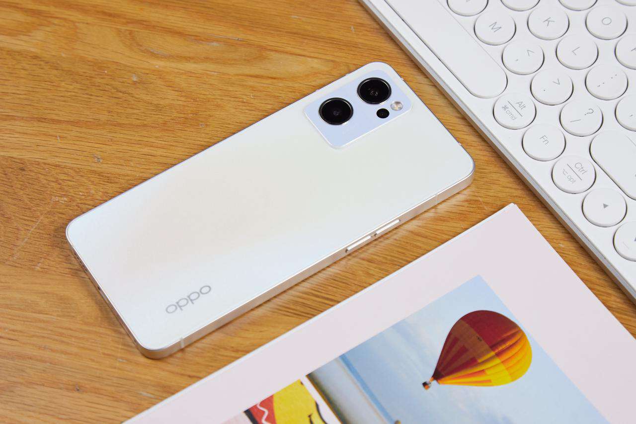 opporeno7值得入手嗎(OPPO Reno7手機(jī)使用體驗(yàn))
