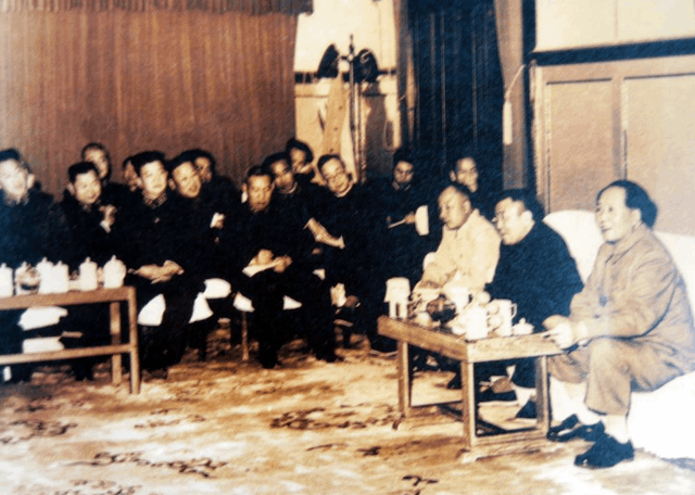 對印自衛反擊戰打響后，蔣介石做法不地道，稱他賣國也不為過
