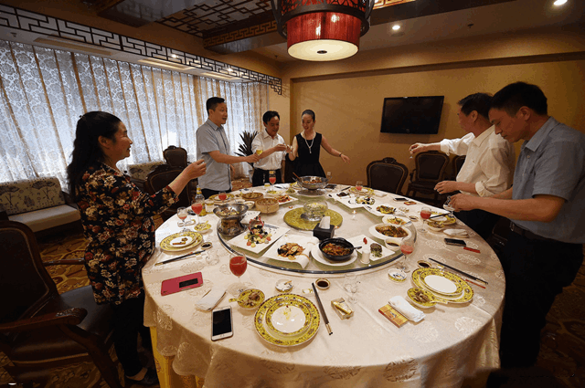 拒絕聚餐的100個理由(聚餐不去怎么禮貌回復)