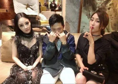 賈乃亮和李小璐復合了嗎(賈乃亮李小璐為什么離了婚)