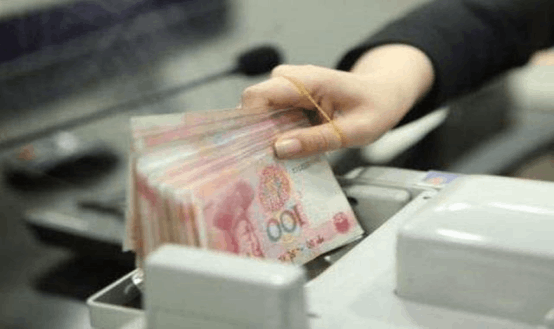 大媽偷走銀行5個(gè)億是真的嗎(浙江女商人聯(lián)合銀行內(nèi)鬼暗箱操作)