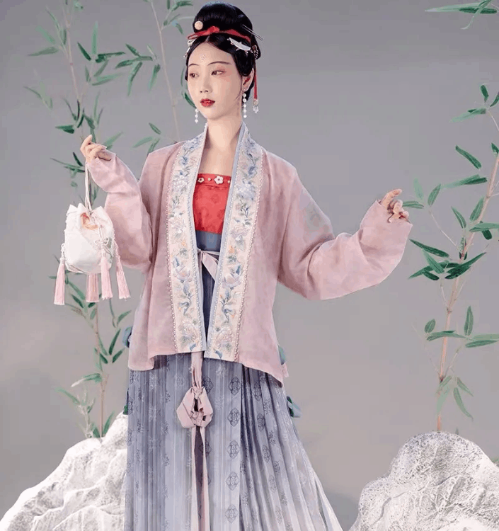 jk裙子里面是什么樣的(裙子下擺開叉)