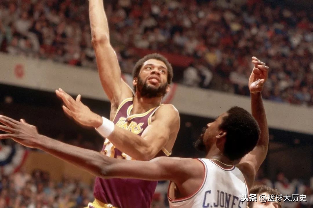 賈巴爾得分記錄多少(賈巴爾得分為什么那么高)