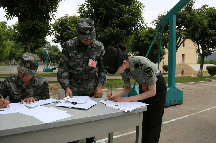 高考怎么報考軍校,為什么說普通家庭不要考軍校