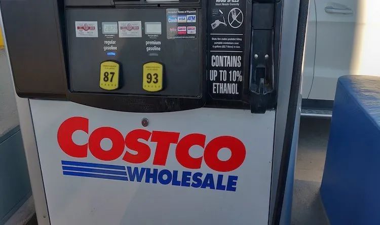 附近哪個加油站加油最便宜(怎么查詢附近加油站價格)