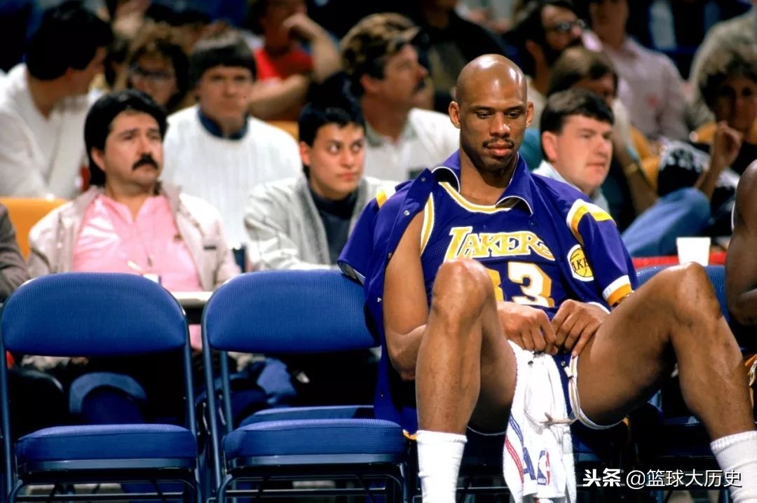 賈巴爾得分記錄多少(賈巴爾得分為什么那么高)