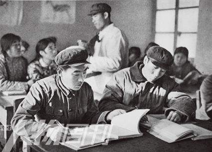 恢復(fù)高考是哪一年(恢復(fù)高考最早是誰提出的)