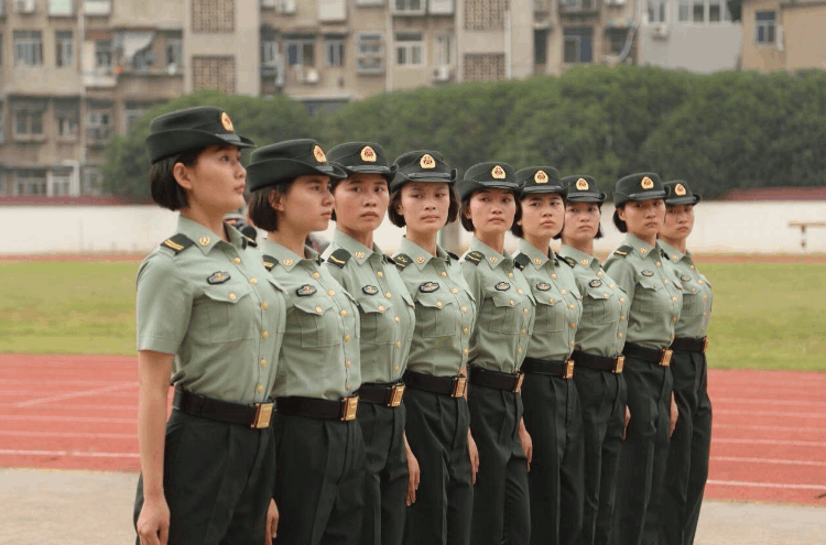 高考怎么報考軍校,為什么說普通家庭不要考軍校