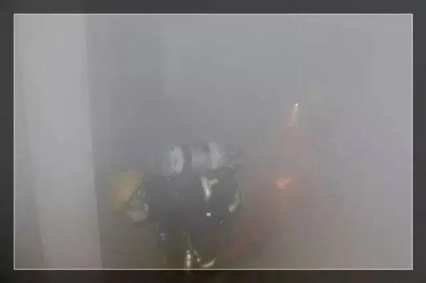 安全出口上的小人叫什么名字(小綠人皮特托先生的由來)