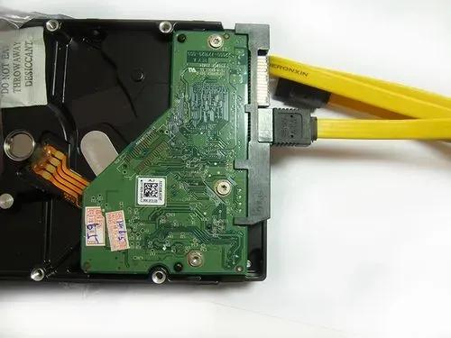 電腦開機黑屏一串英文(附解決方法)
