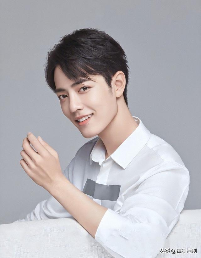 為什么男明星要穿長袖(男明星為什么穿打底)