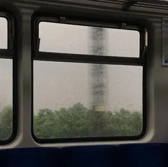 下雨天有意境的短句:雨天正能量的句子精選「62句推薦」