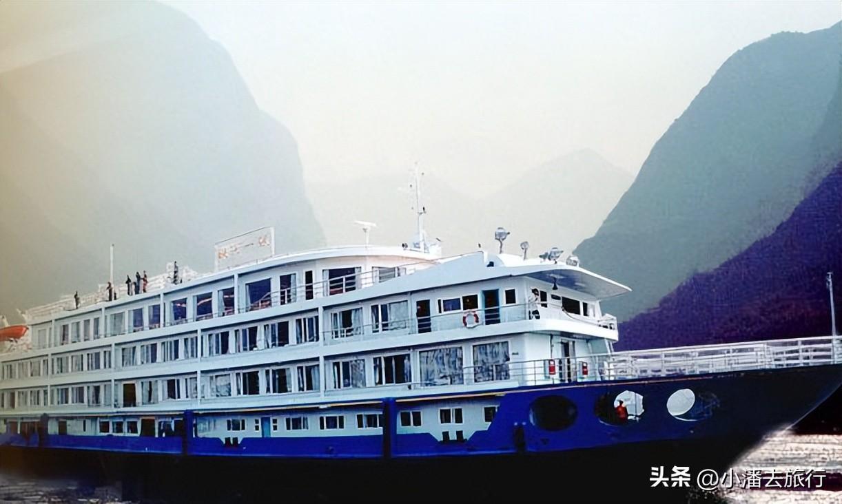 重慶至宜昌三峽豪華游輪價格(坐大型游輪旅游大概要多少錢)