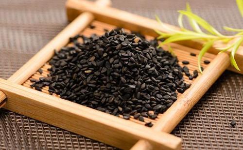 黑發(fā)茶真的有效果嗎(烏發(fā)茶)