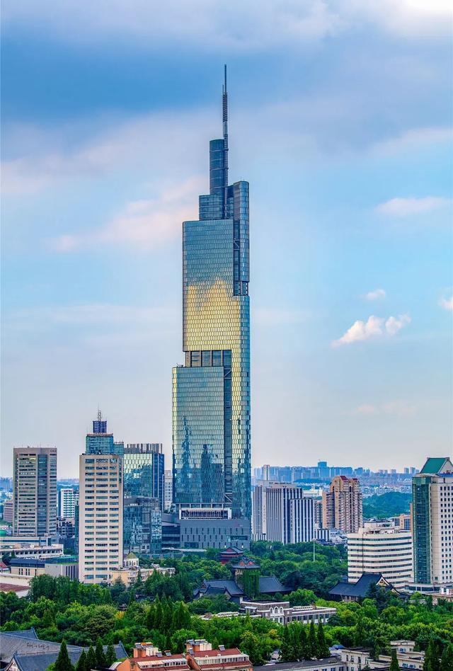 紫峰大廈介紹(關于南京紫峰大廈的資料)