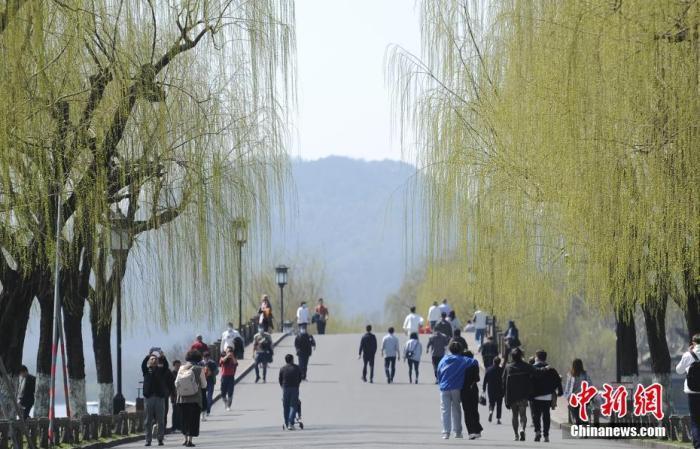 中國(guó)人口2021總?cè)藬?shù)口是多少(全國(guó)人口總量達(dá)14.12億)