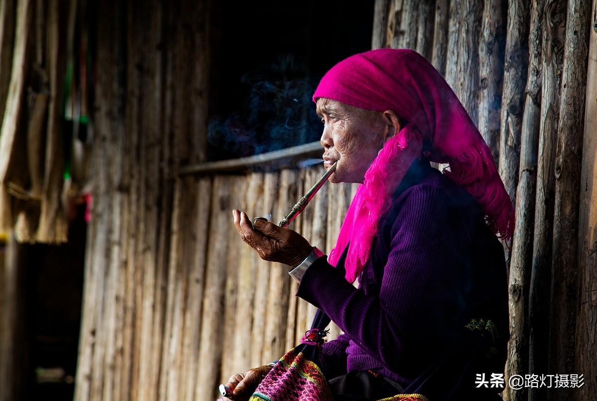 中國最后一個原始部落在哪里(云南省原始部落女人住樹上)