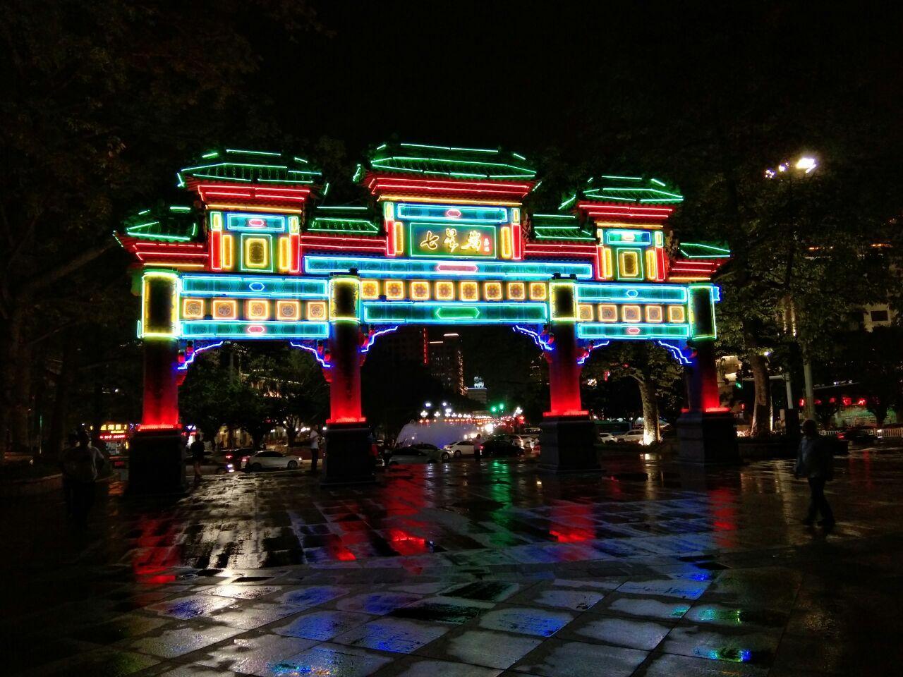 珠海最繁華的步行街在哪里(珠海年輕人買衣服的地方)