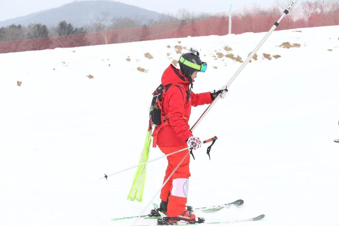 中國雪鄉(xiāng)在哪個(gè)城市及成因(怎么去雪鄉(xiāng)最方便)