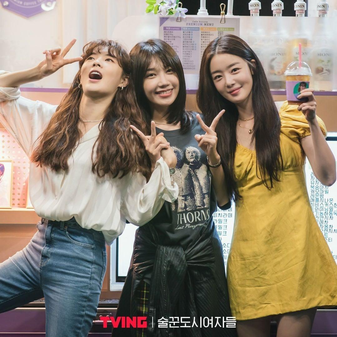 韓劇女主和財(cái)閥兒媳婦的一樣(女主是財(cái)閥并且腹黑的韓劇)