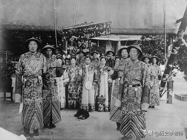 慈禧是誰的皇后(慈禧太后十八歲照片)