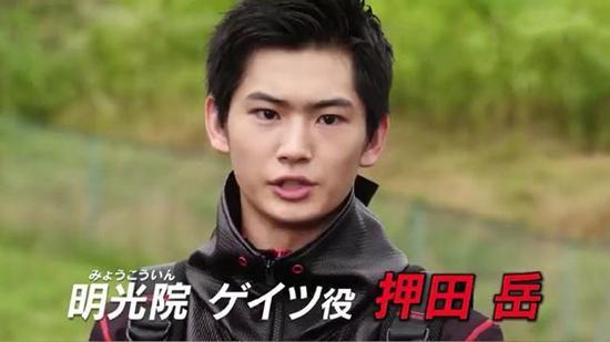 渡邊圭佑發型怎么留(渡邊圭祐好帥長發照片)