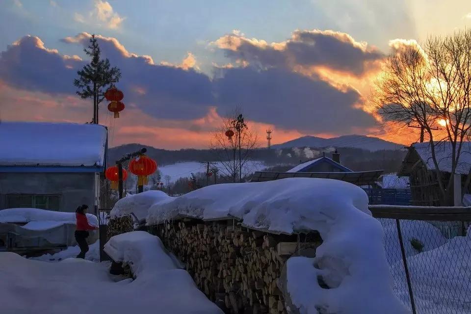 中國雪鄉(xiāng)在哪個(gè)城市及成因(怎么去雪鄉(xiāng)最方便)