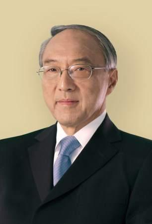 董建成簡(jiǎn)歷(香港董建成個(gè)人資料簡(jiǎn)介)