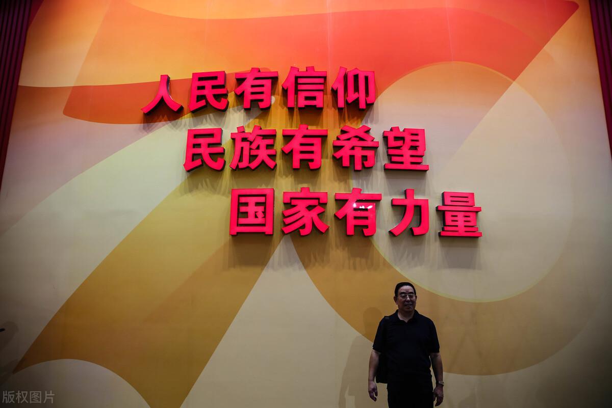 小學(xué)生歌頌國慶節(jié)的現(xiàn)代詩歌:2022適合國慶節(jié)朗誦的詩歌【最新推薦】